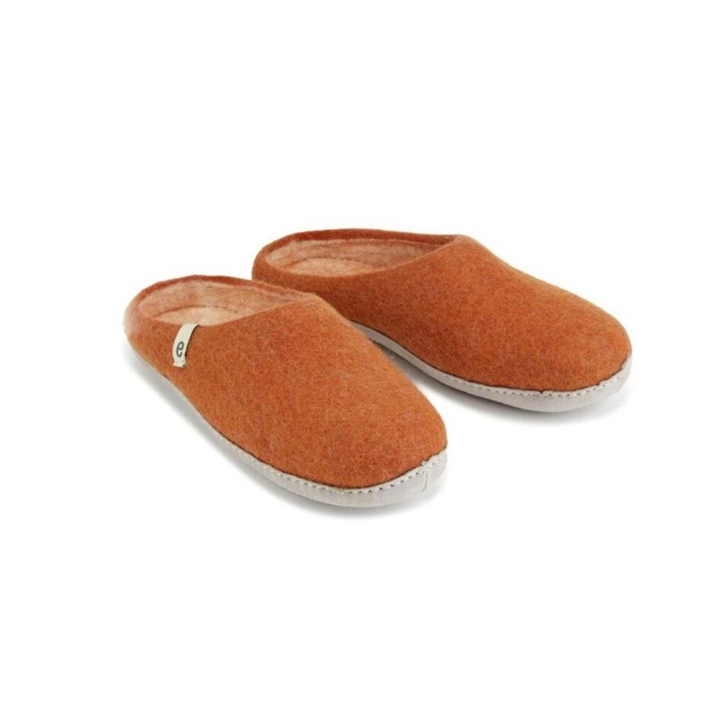 Egos slippers clay