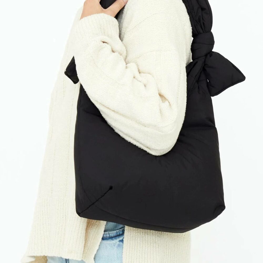 Biwa Puffy bag on model