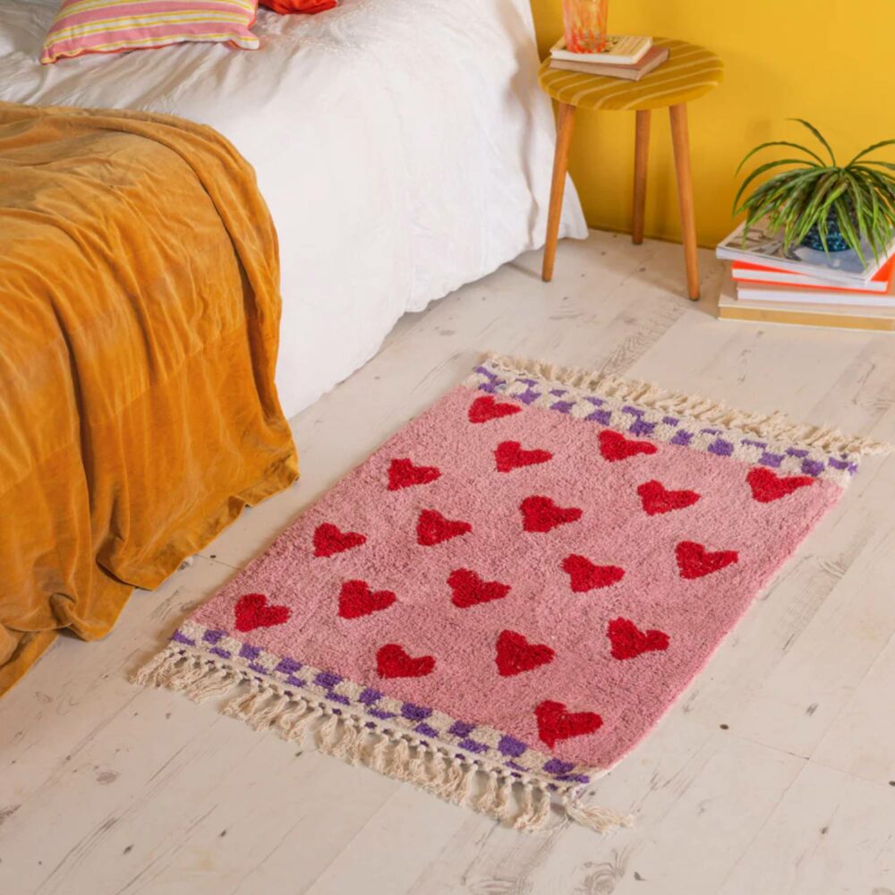 heart rug in bedroom